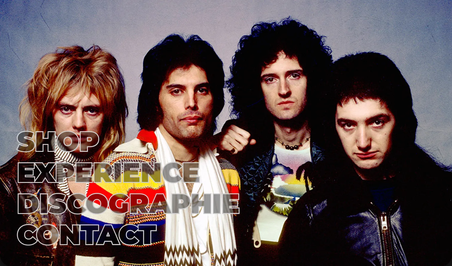 Maquette de l'accueil : photo des quatre membres de Queen, menu Shop, Experience, Discographie, Contact en lettres détourées.